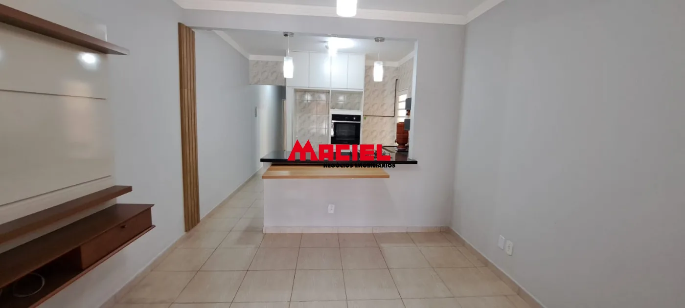 Alugar Casa / Padr&atilde;o em S&atilde;o Jos&eacute; dos Campos R$ 2.800,00 - Foto 2