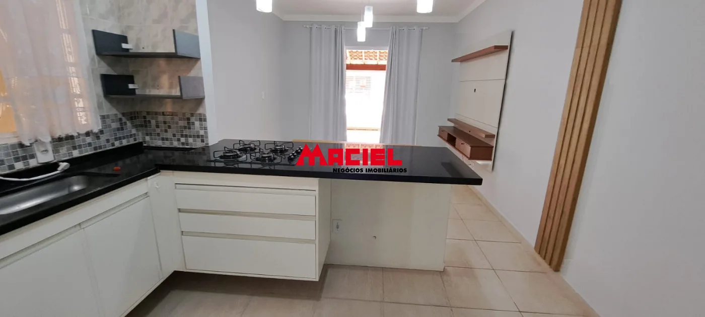 Alugar Casa / Padr&atilde;o em S&atilde;o Jos&eacute; dos Campos R$ 2.800,00 - Foto 4