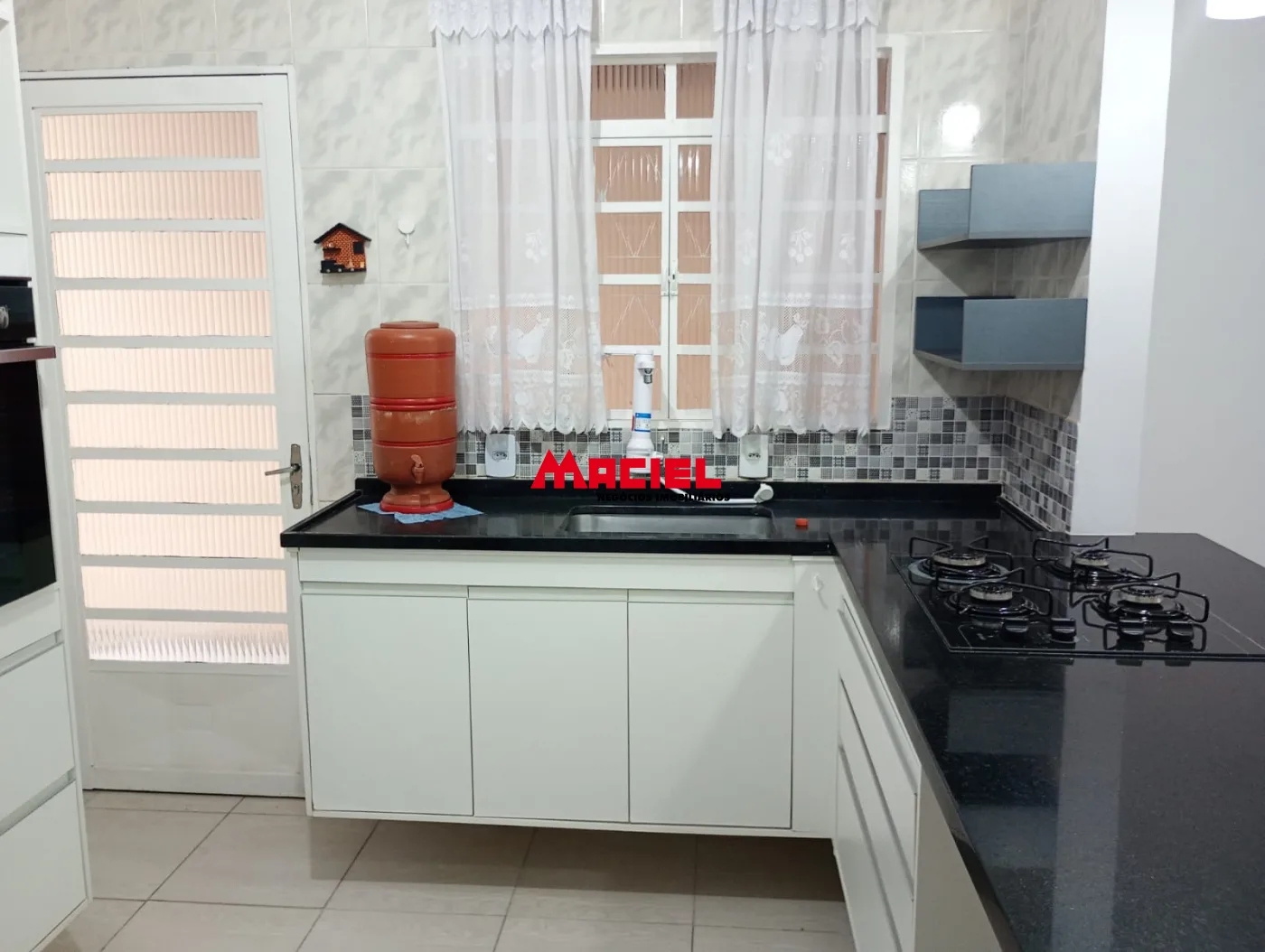 Alugar Casa / Padr&atilde;o em S&atilde;o Jos&eacute; dos Campos R$ 2.800,00 - Foto 6