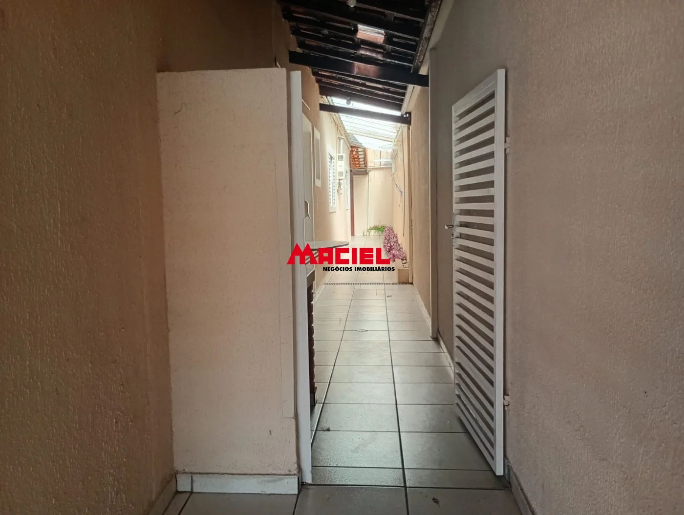 Alugar Casa / Padr&atilde;o em S&atilde;o Jos&eacute; dos Campos R$ 2.800,00 - Foto 28