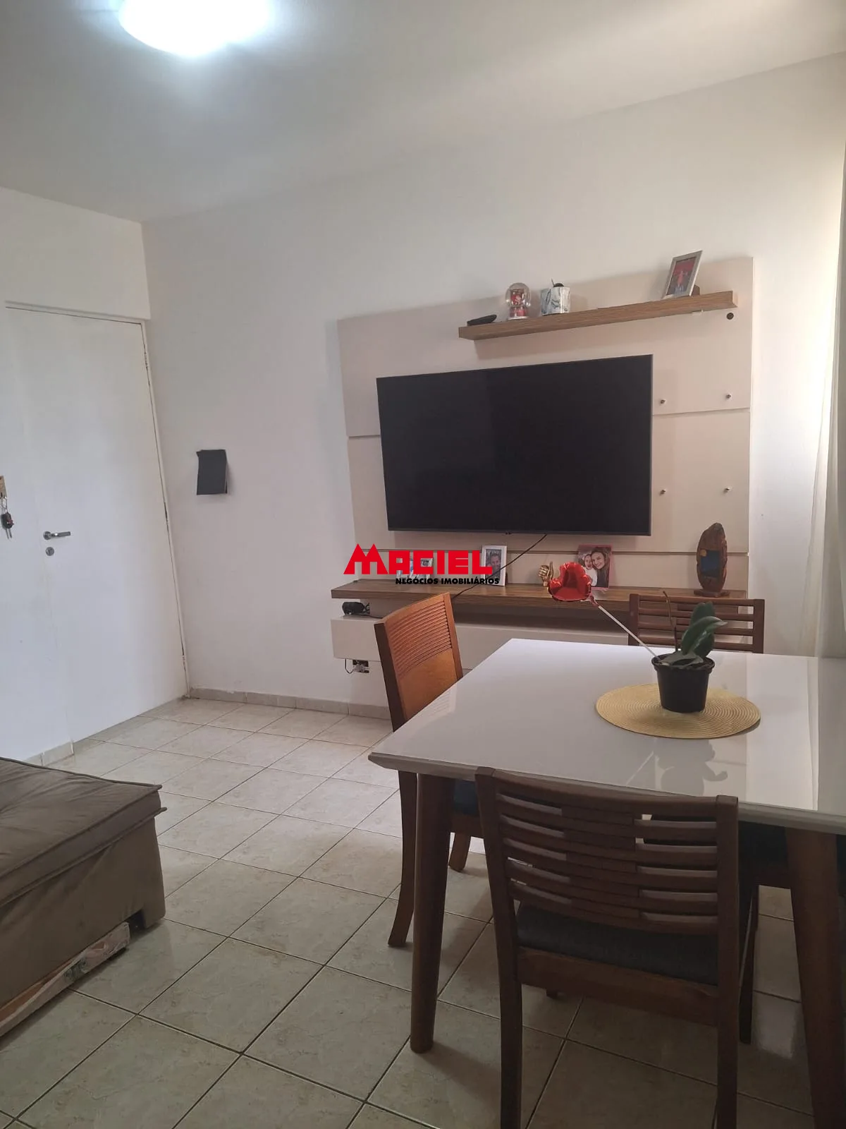 Alugar Apartamento / Padr&atilde;o em S&atilde;o Jos&eacute; dos Campos R$ 1.450,00 - Foto 1