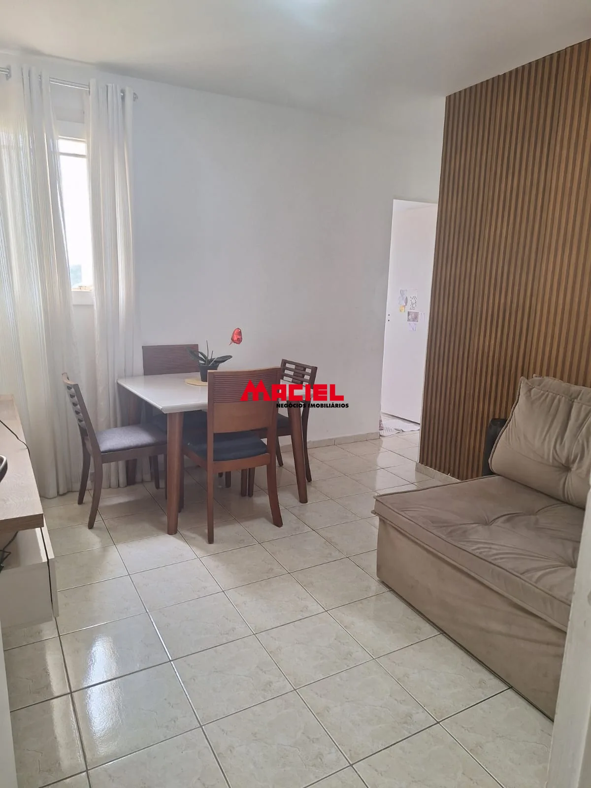 Alugar Apartamento / Padr&atilde;o em S&atilde;o Jos&eacute; dos Campos R$ 1.450,00 - Foto 2