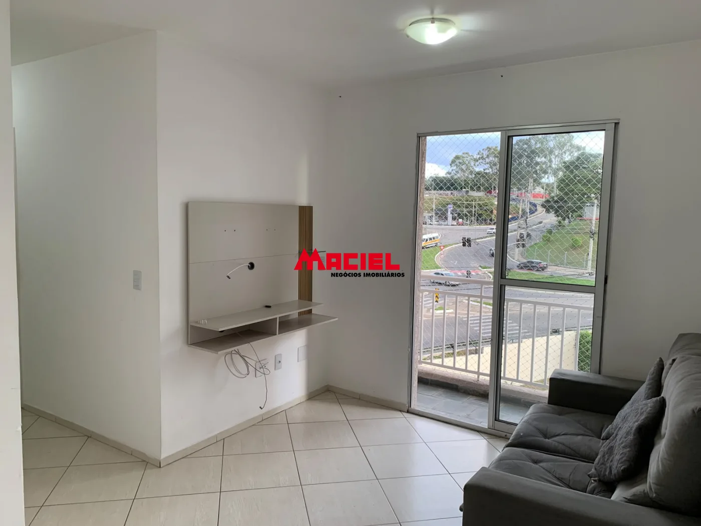 Alugar Apartamento / Padr&atilde;o em S&atilde;o Jos&eacute; dos Campos R$ 1.500,00 - Foto 4