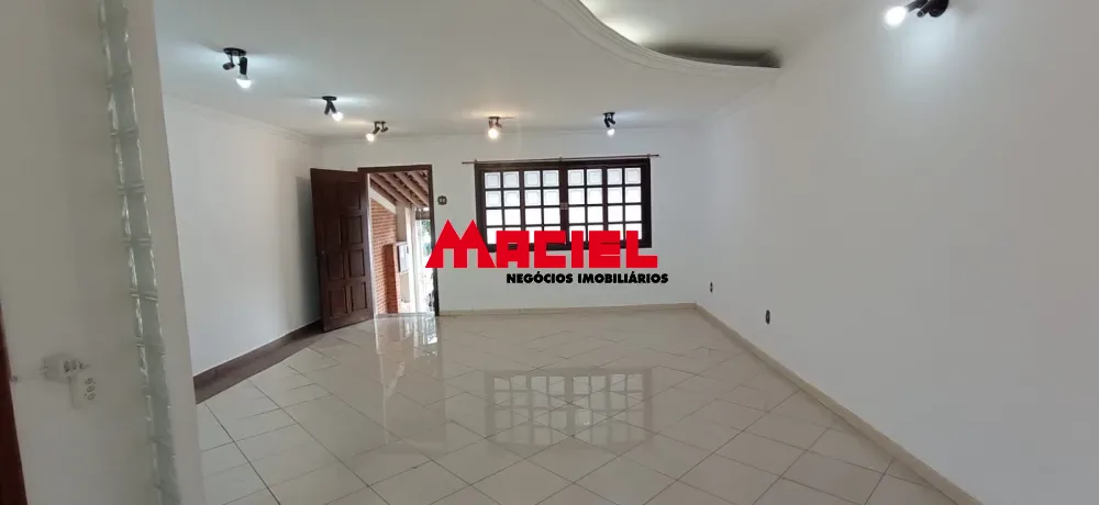 Alugar Casa / Padr&atilde;o em S&atilde;o Jos&eacute; dos Campos R$ 2.600,00 - Foto 4