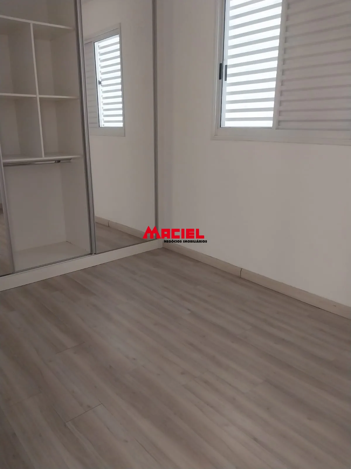 Alugar Apartamento / Padr&atilde;o em S&atilde;o Jos&eacute; dos Campos R$ 1.300,00 - Foto 14