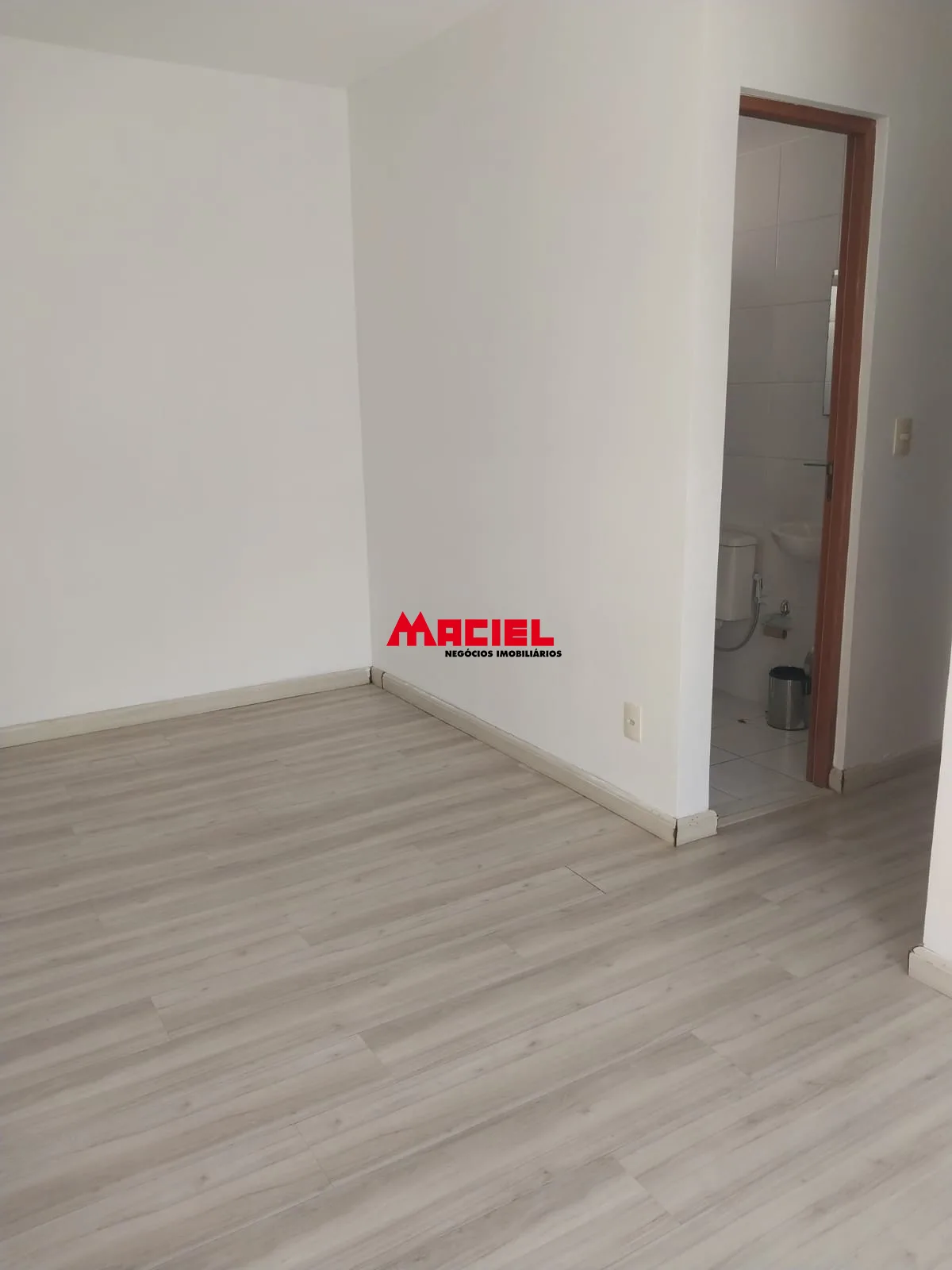 Alugar Apartamento / Padr&atilde;o em S&atilde;o Jos&eacute; dos Campos R$ 1.300,00 - Foto 18