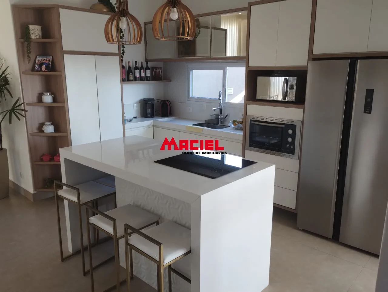 Comprar Casa / Condom&iacute;nio em Ca&ccedil;apava R$ 1.080.000,00 - Foto 2