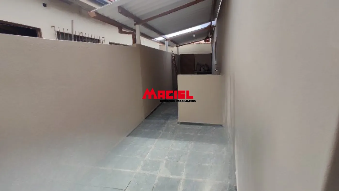 Alugar Casa / Padr&atilde;o em S&atilde;o Jos&eacute; dos Campos R$ 3.500,00 - Foto 2
