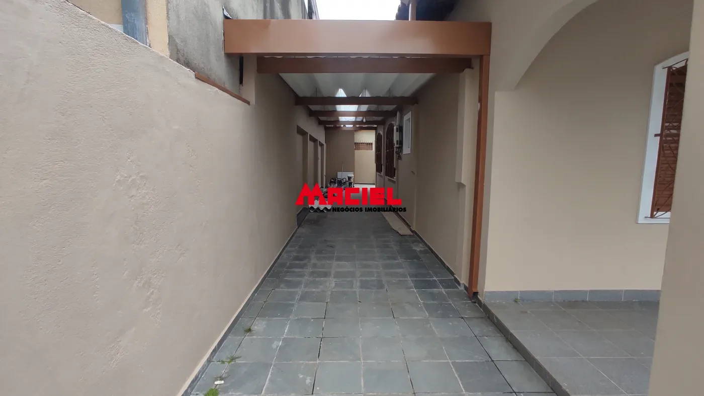 Alugar Casa / Padr&atilde;o em S&atilde;o Jos&eacute; dos Campos R$ 3.500,00 - Foto 4