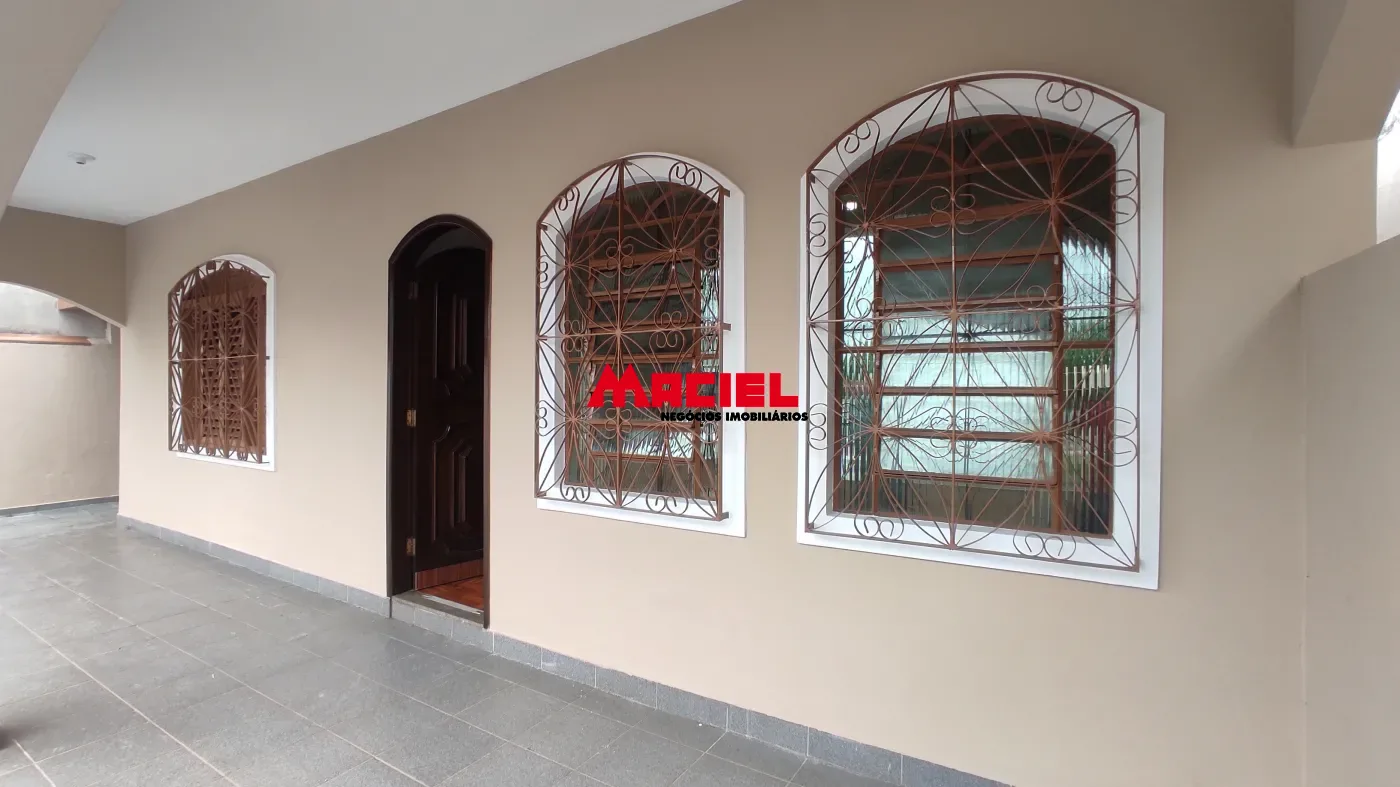 Alugar Casa / Padr&atilde;o em S&atilde;o Jos&eacute; dos Campos R$ 3.500,00 - Foto 1