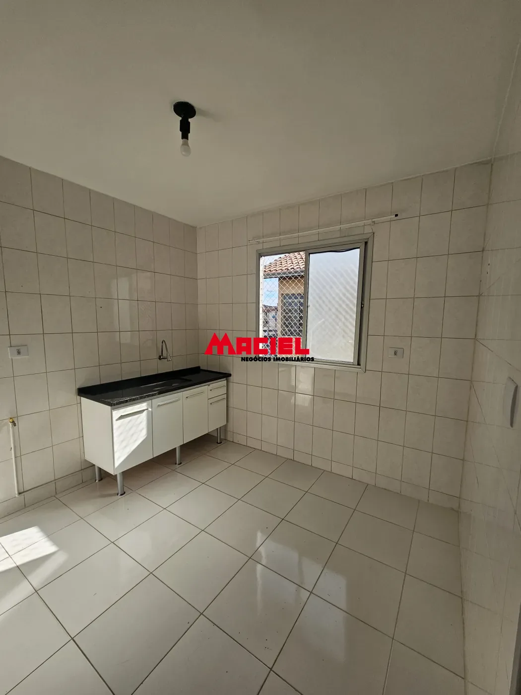 Alugar Apartamento / Padr&atilde;o em S&atilde;o Jos&eacute; dos Campos R$ 1.800,00 - Foto 2