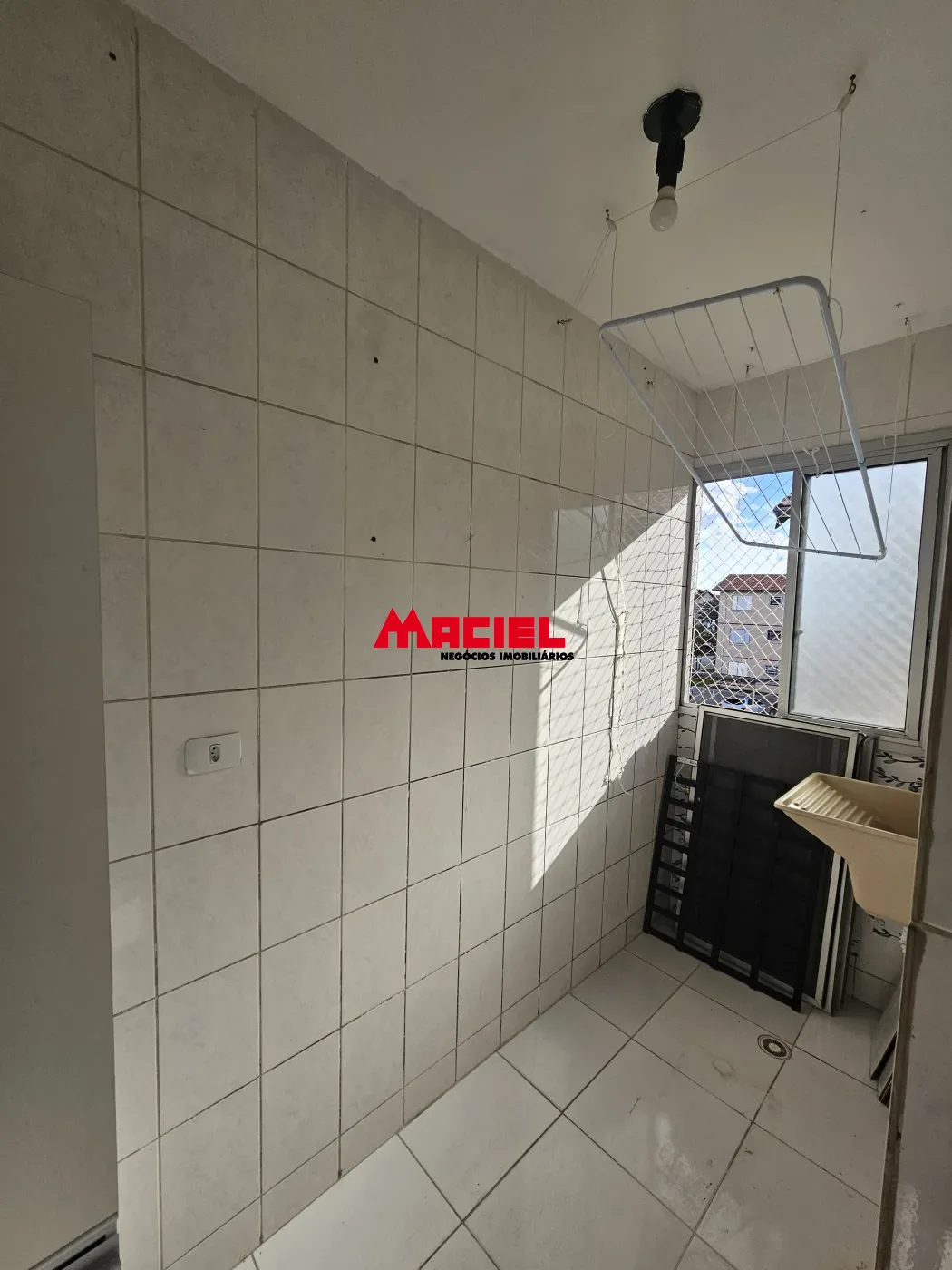 Alugar Apartamento / Padr&atilde;o em S&atilde;o Jos&eacute; dos Campos R$ 1.800,00 - Foto 3