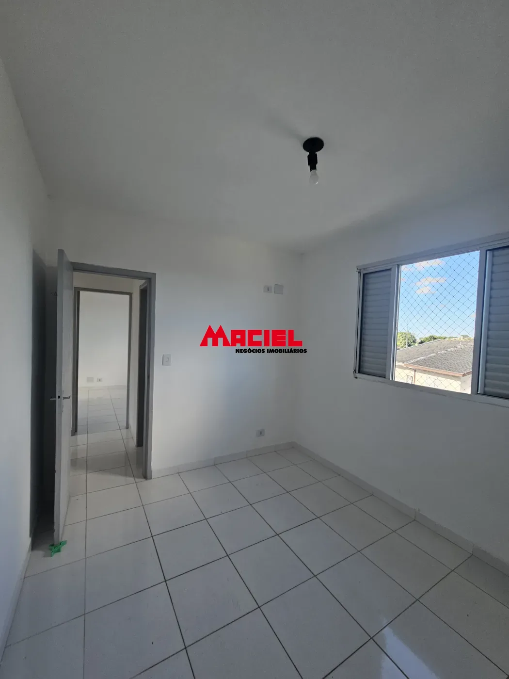 Alugar Apartamento / Padr&atilde;o em S&atilde;o Jos&eacute; dos Campos R$ 1.800,00 - Foto 4