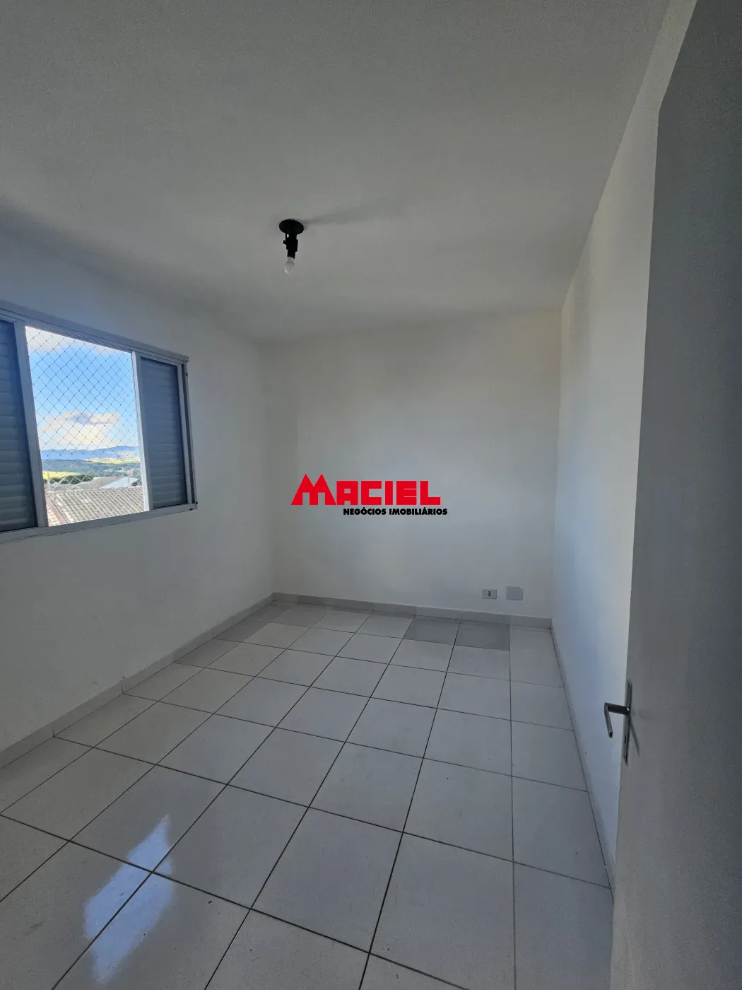 Alugar Apartamento / Padr&atilde;o em S&atilde;o Jos&eacute; dos Campos R$ 1.800,00 - Foto 5