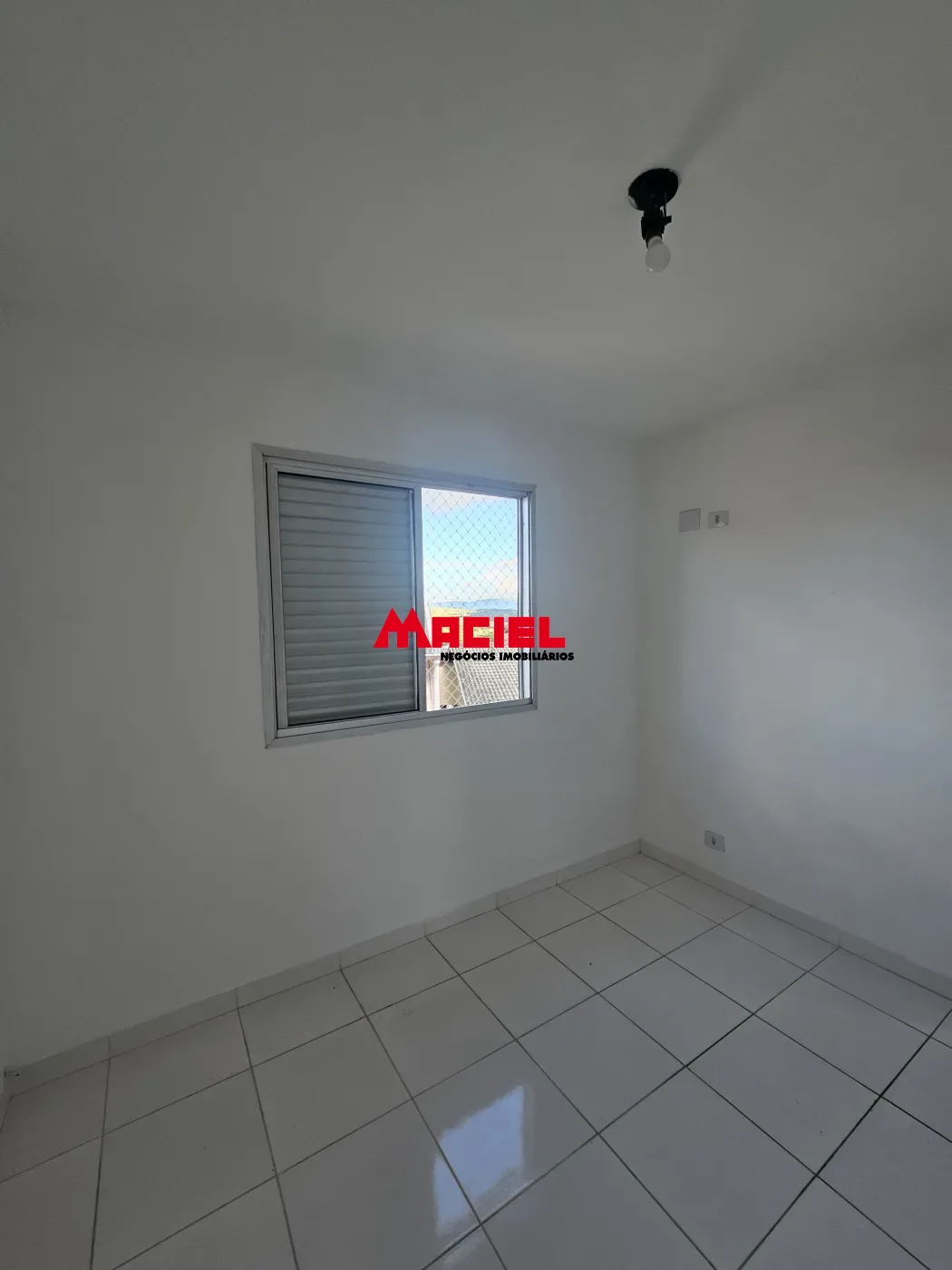 Alugar Apartamento / Padr&atilde;o em S&atilde;o Jos&eacute; dos Campos R$ 1.800,00 - Foto 8