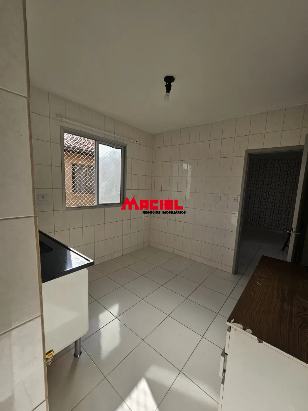 Alugar Apartamento / Padr&atilde;o em S&atilde;o Jos&eacute; dos Campos R$ 1.800,00 - Foto 14