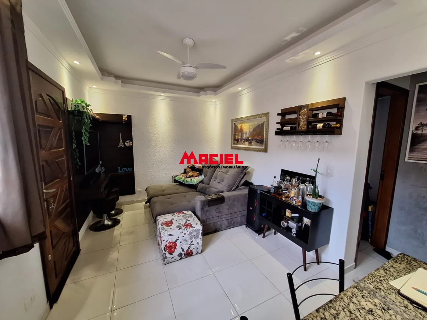 Alugar Apartamento / Padr&atilde;o em S&atilde;o Jos&eacute; dos Campos R$ 1.700,00 - Foto 1