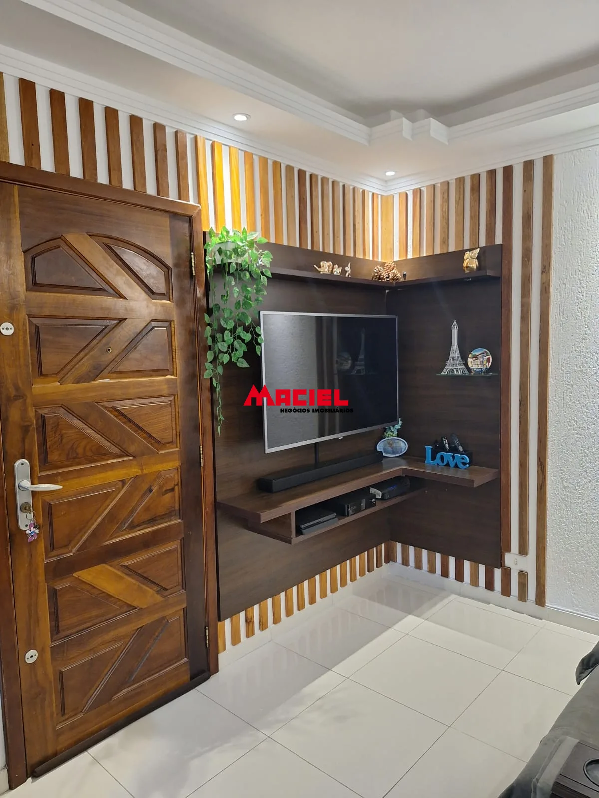 Alugar Apartamento / Padr&atilde;o em S&atilde;o Jos&eacute; dos Campos R$ 1.700,00 - Foto 3