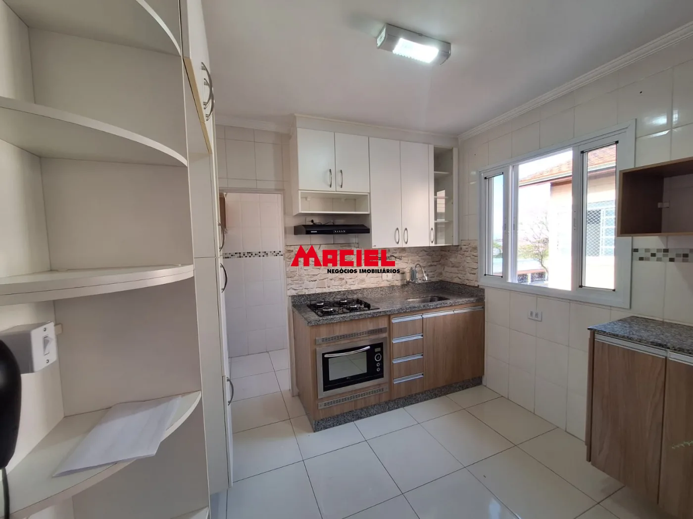Alugar Apartamento / Padr&atilde;o em S&atilde;o Jos&eacute; dos Campos R$ 1.700,00 - Foto 4