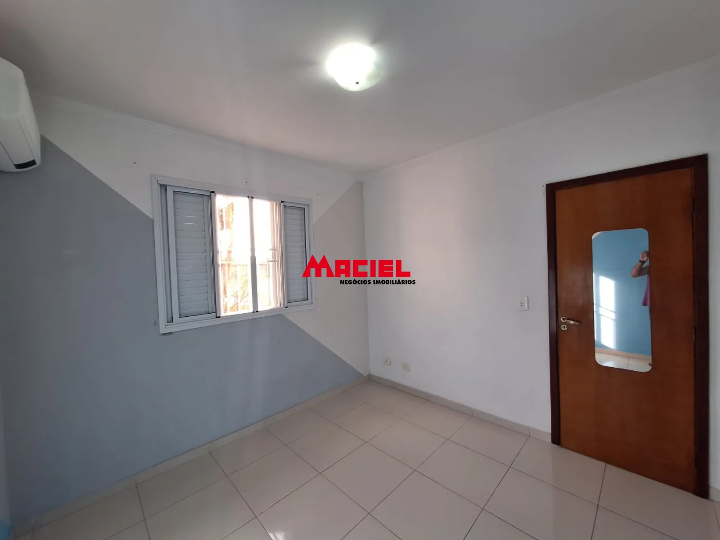 Alugar Apartamento / Padr&atilde;o em S&atilde;o Jos&eacute; dos Campos R$ 1.700,00 - Foto 9