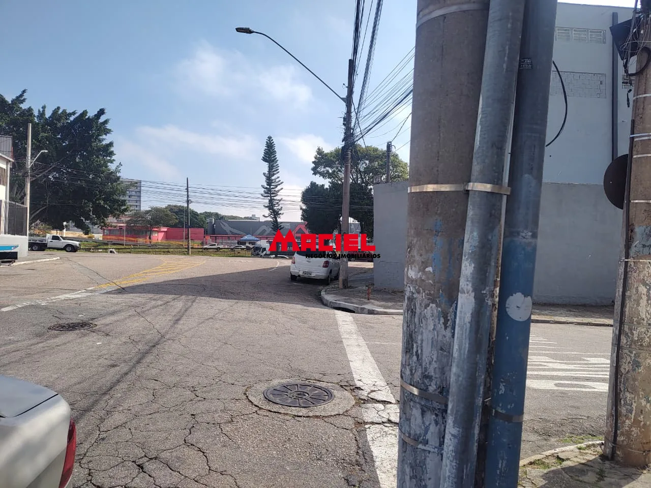 Alugar Comercial / Ponto Comercial em S&atilde;o Jos&eacute; dos Campos R$ 800,00 - Foto 2