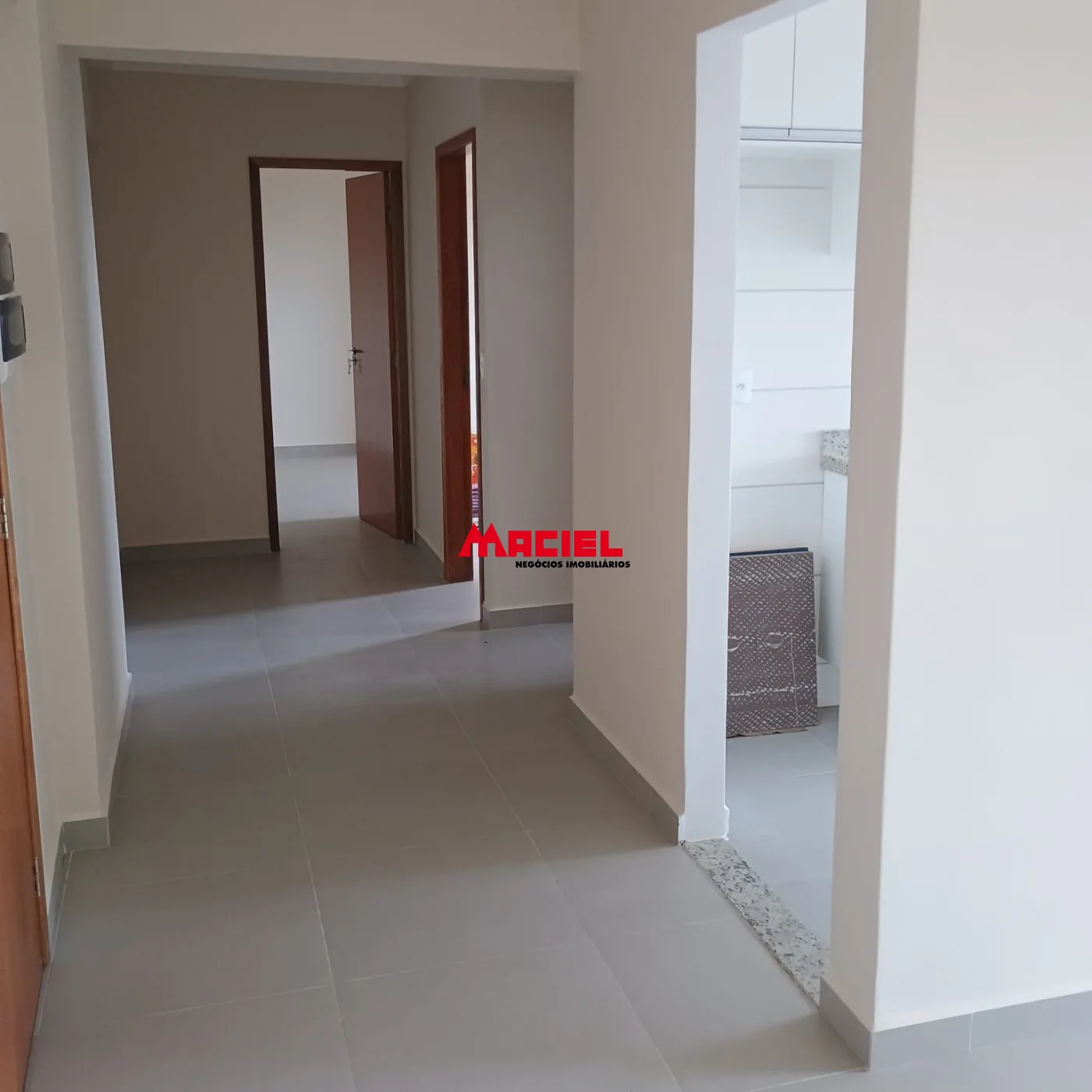Alugar Apartamento / Padr&atilde;o em S&atilde;o Jos&eacute; dos Campos R$ 2.700,00 - Foto 2