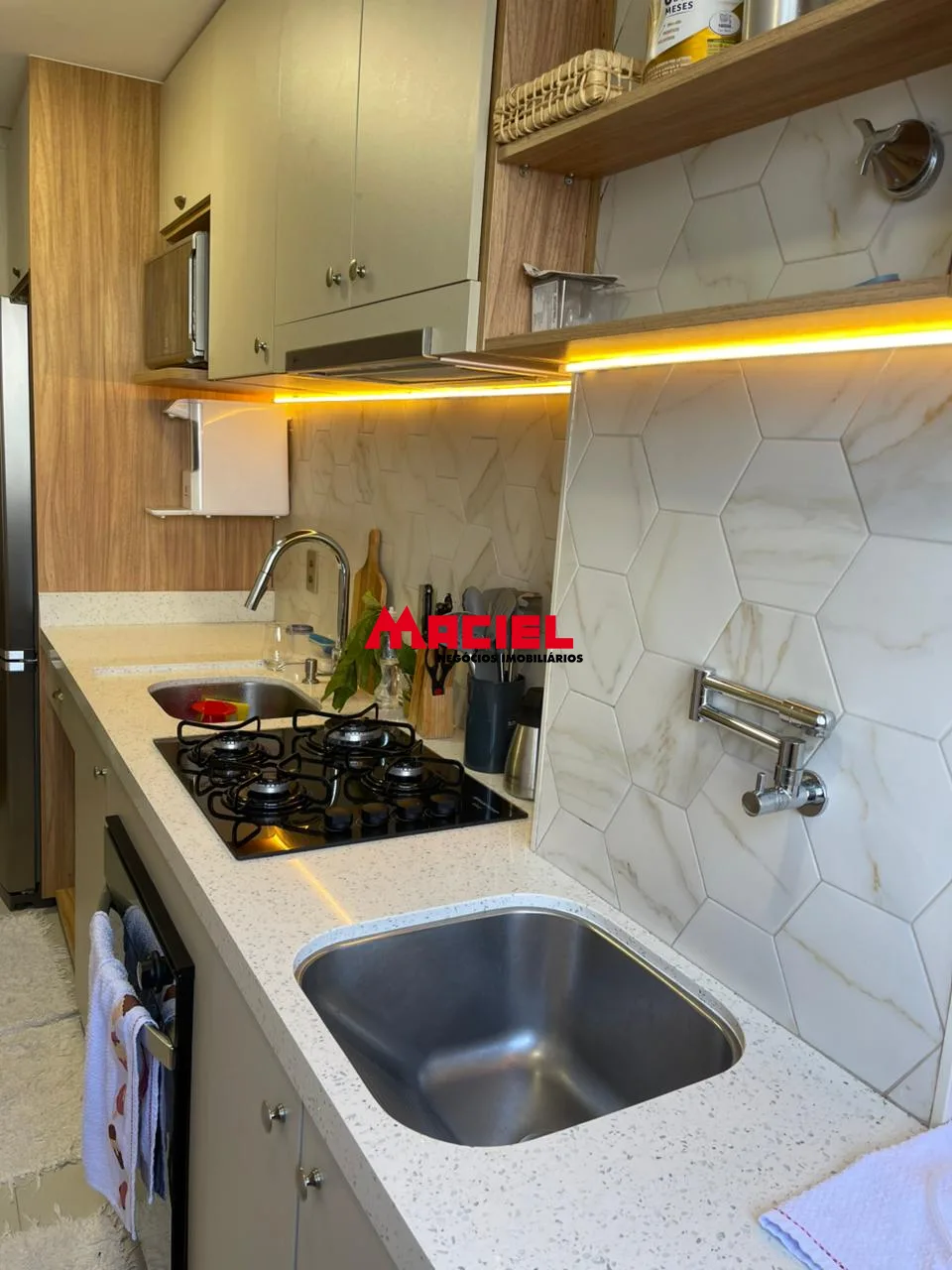 Alugar Apartamento / Padr&atilde;o em S&atilde;o Jos&eacute; dos Campos R$ 2.500,00 - Foto 7