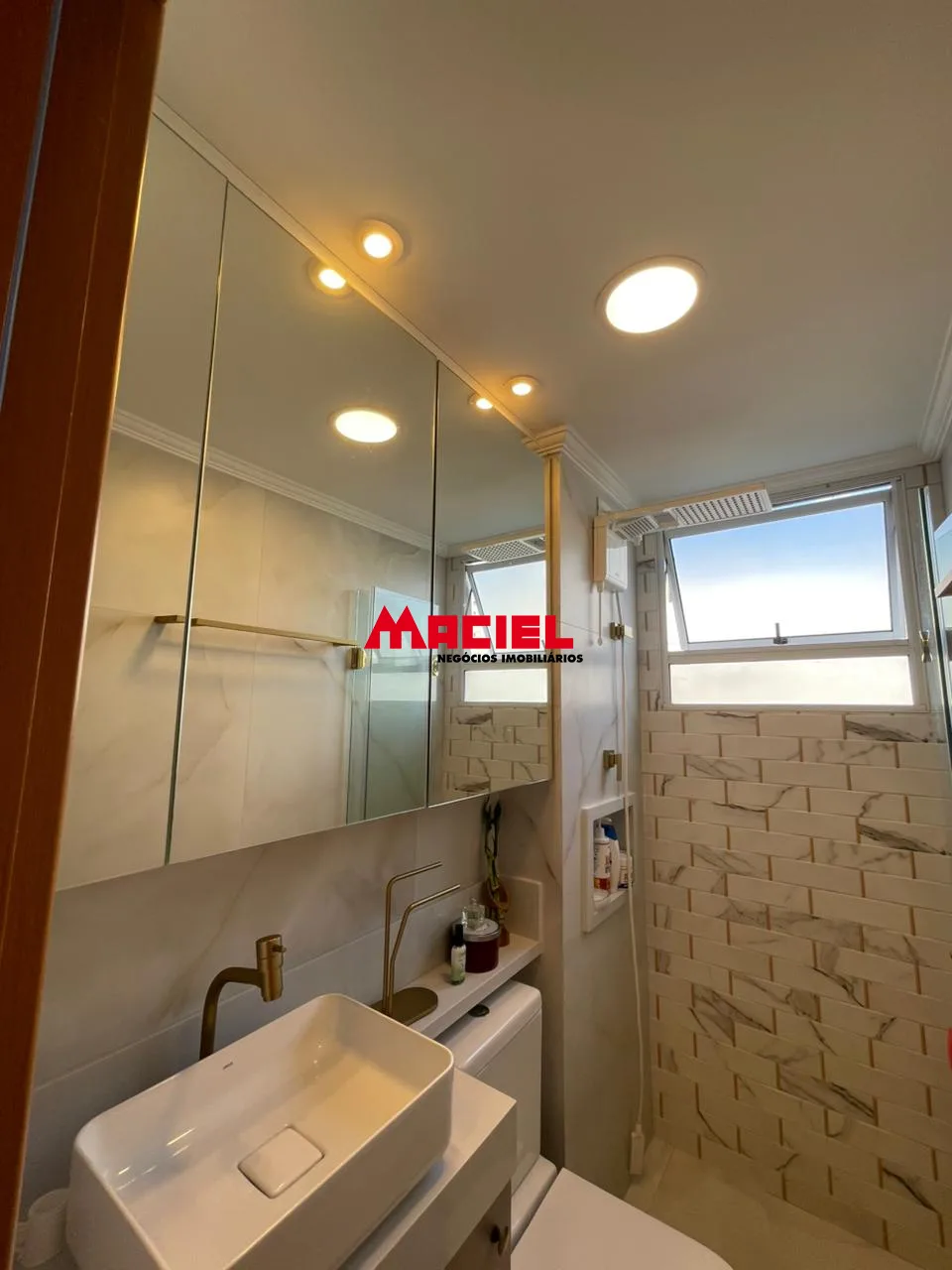 Alugar Apartamento / Padr&atilde;o em S&atilde;o Jos&eacute; dos Campos R$ 2.500,00 - Foto 16