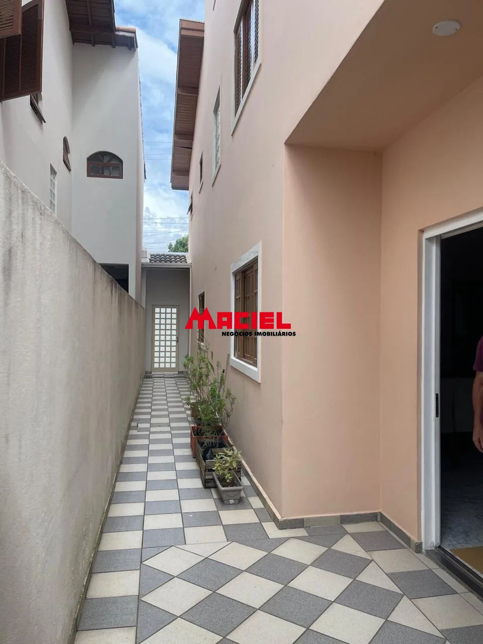 Alugar Casa / Sobrado em S&atilde;o Jos&eacute; dos Campos R$ 4.900,00 - Foto 26
