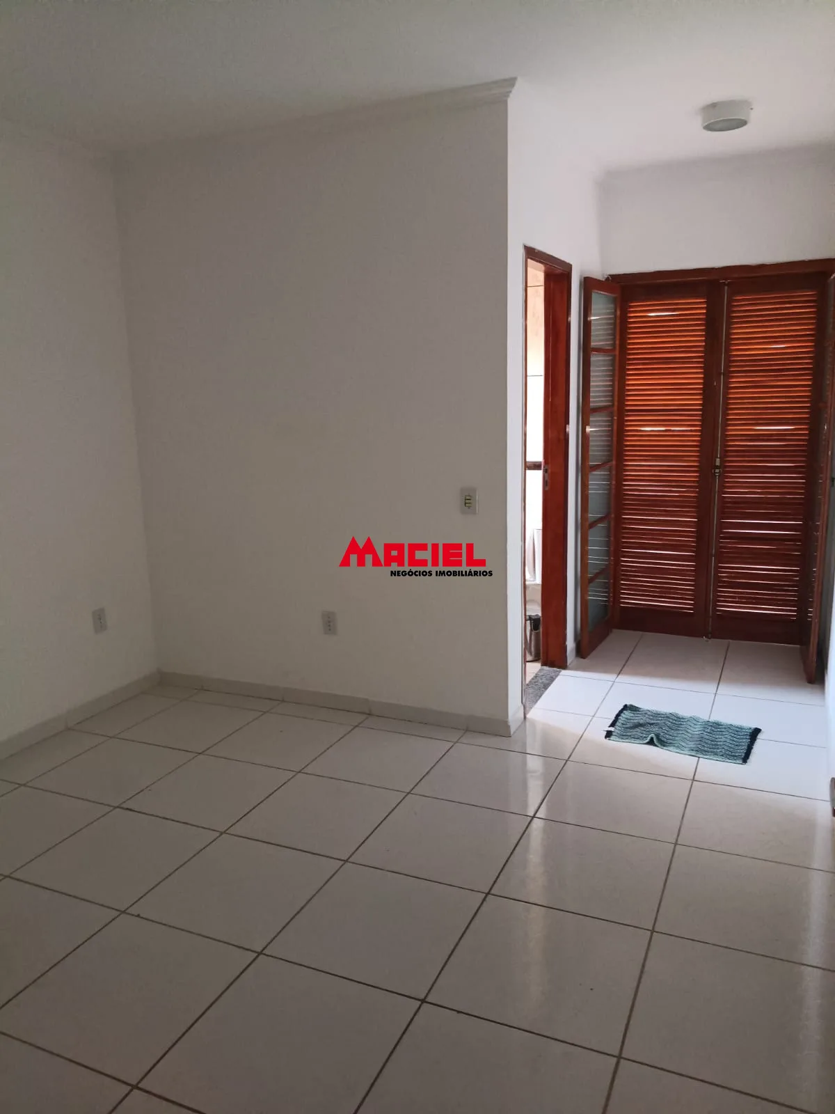 Alugar Casa / Sobrado em S&atilde;o Jos&eacute; dos Campos R$ 3.350,00 - Foto 6