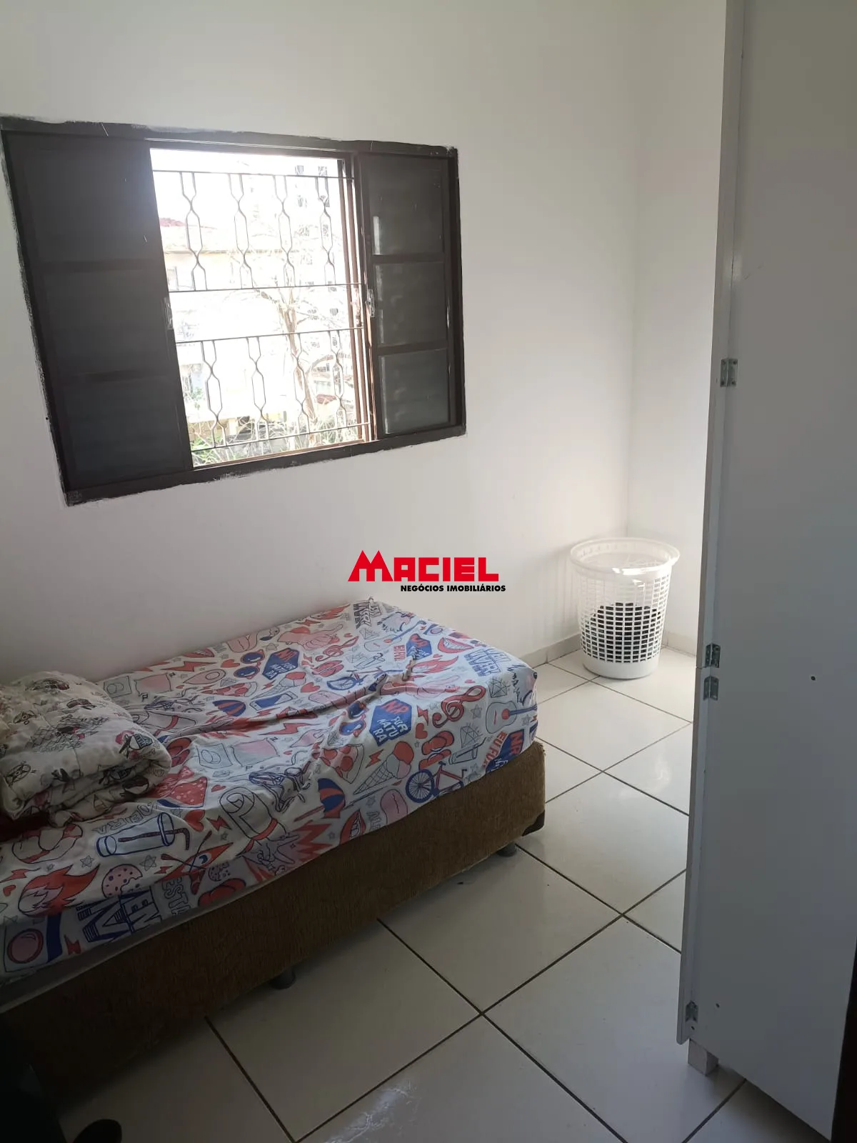Alugar Casa / Sobrado em S&atilde;o Jos&eacute; dos Campos R$ 3.350,00 - Foto 14