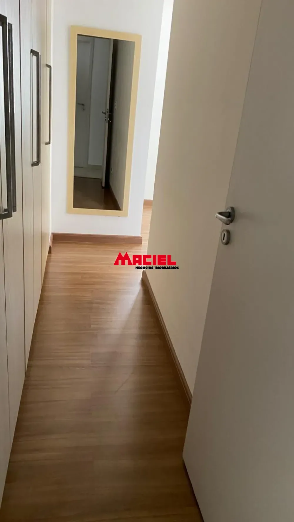 Alugar Apartamento / Padr&atilde;o em S&atilde;o Jos&eacute; dos Campos R$ 4.500,00 - Foto 14