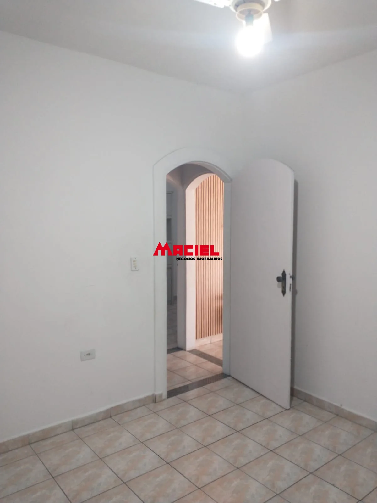 Alugar Casa / Sobrado em S&atilde;o Jos&eacute; dos Campos R$ 2.600,00 - Foto 25