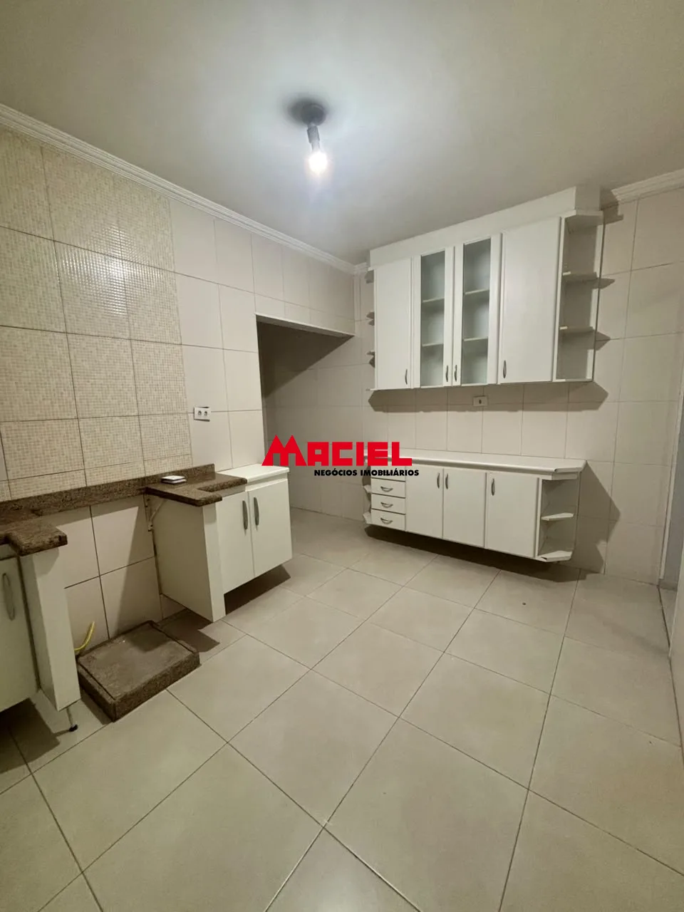 Alugar Casa / Padr&atilde;o em S&atilde;o Jos&eacute; dos Campos R$ 3.000,00 - Foto 6