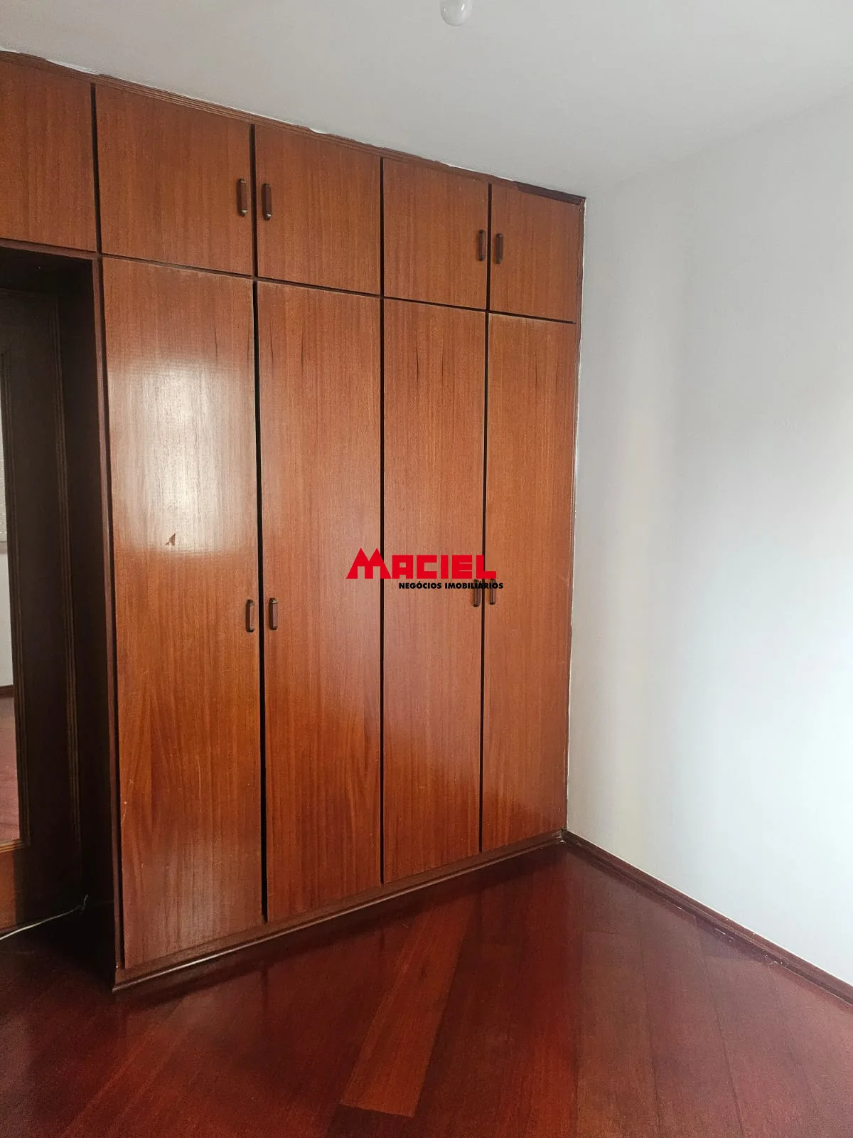 Alugar Apartamento / Padr&atilde;o em S&atilde;o Jos&eacute; dos Campos R$ 2.500,00 - Foto 6