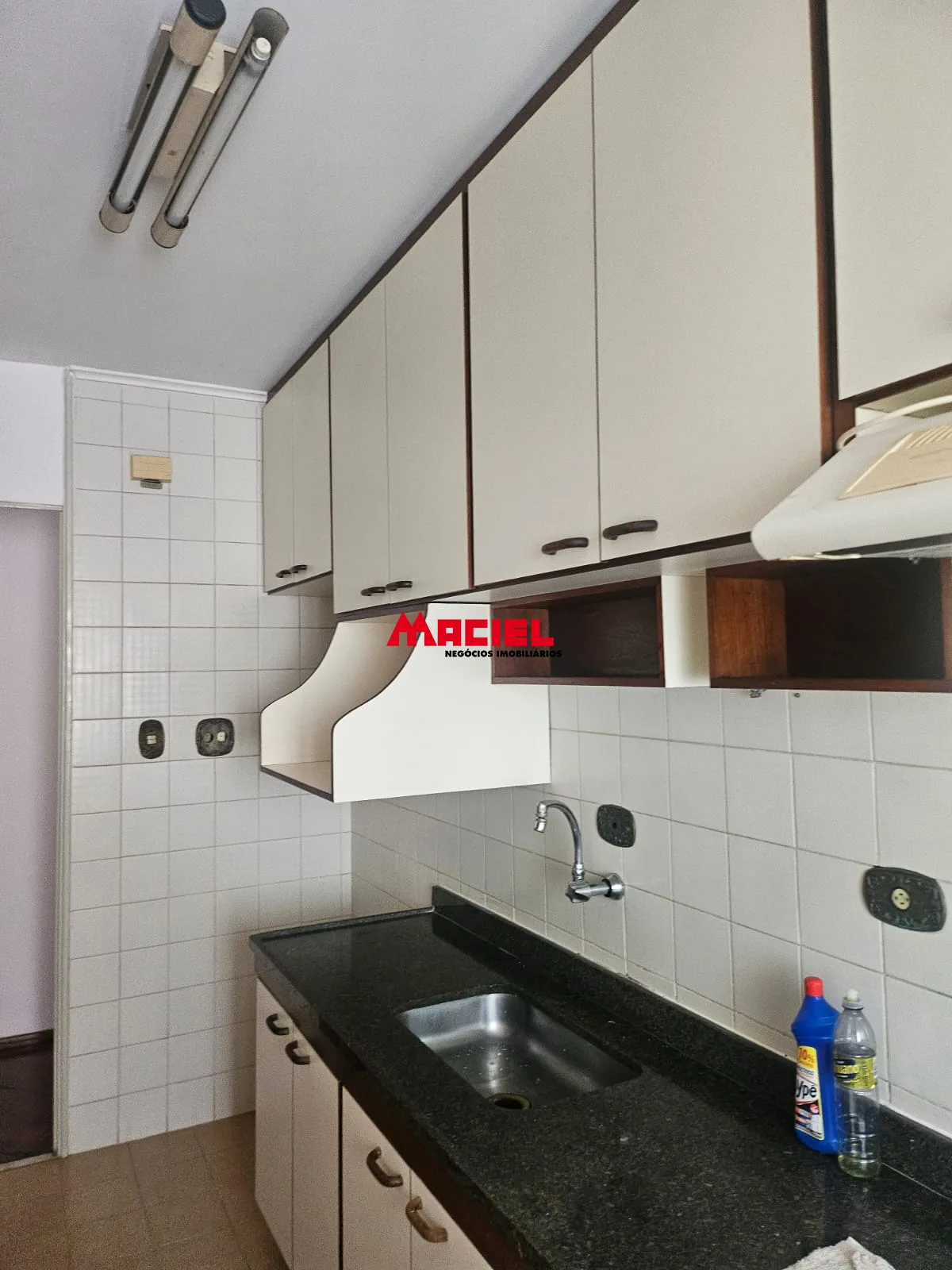 Alugar Apartamento / Padr&atilde;o em S&atilde;o Jos&eacute; dos Campos R$ 2.500,00 - Foto 14