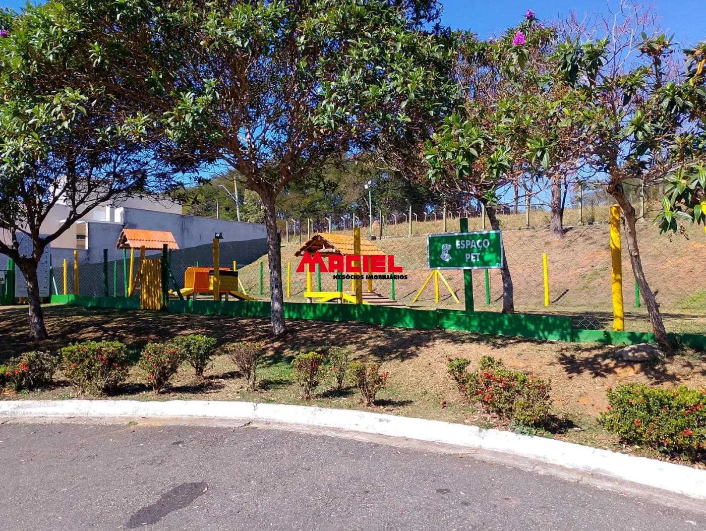 Alugar Casa / Condom&iacute;nio em Ca&ccedil;apava R$ 4.900,00 - Foto 32