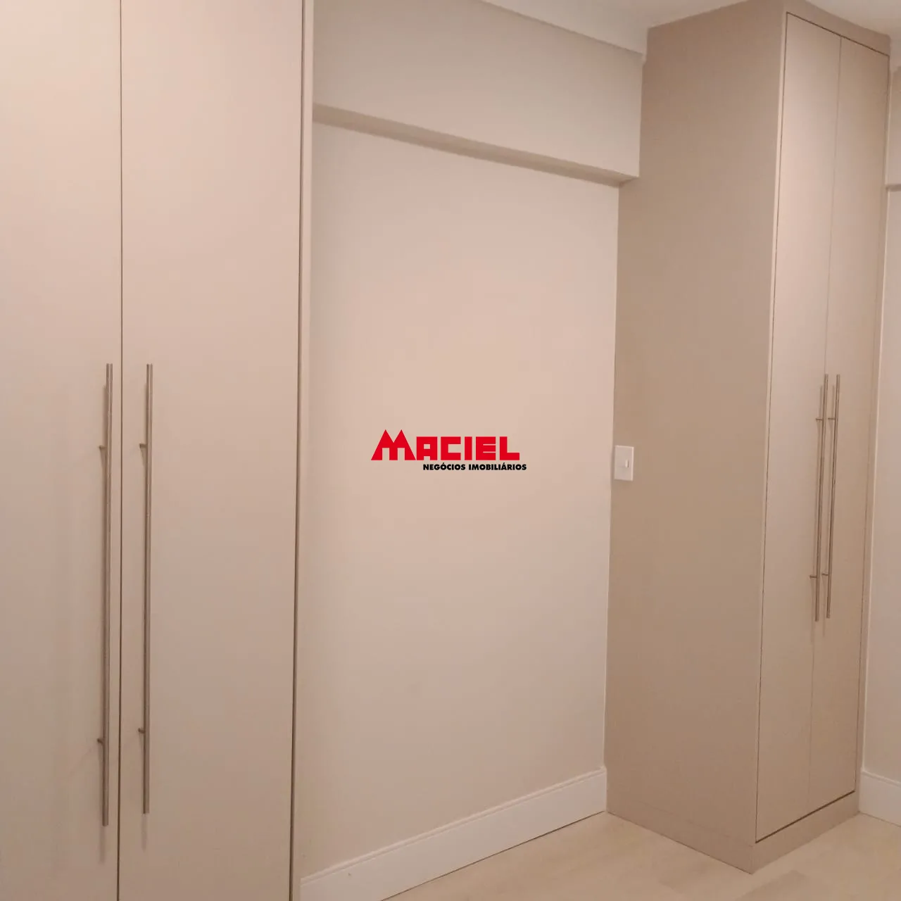 Alugar Apartamento / Padr&atilde;o em S&atilde;o Jos&eacute; dos Campos R$ 2.800,00 - Foto 4