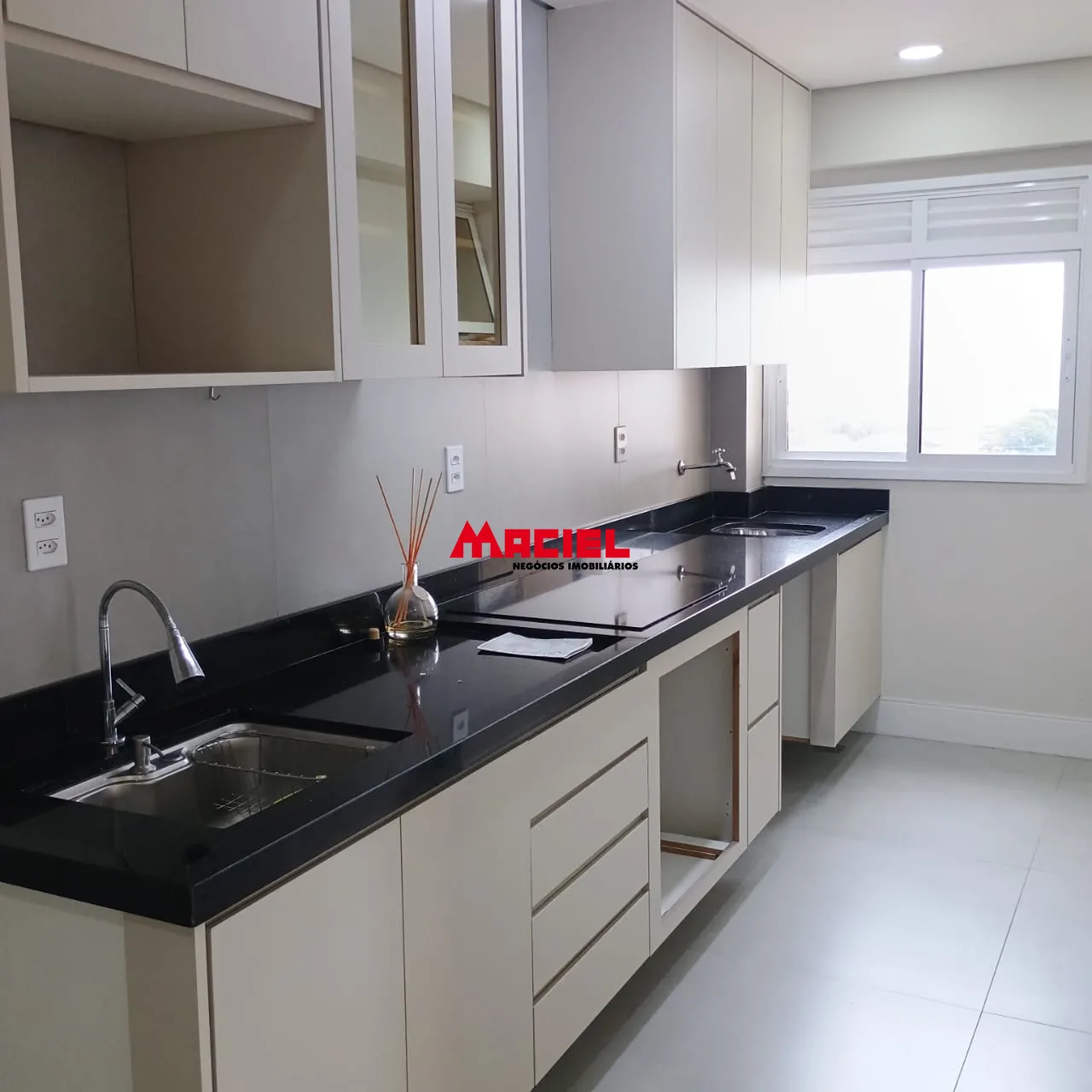 Alugar Apartamento / Padr&atilde;o em S&atilde;o Jos&eacute; dos Campos R$ 2.800,00 - Foto 5