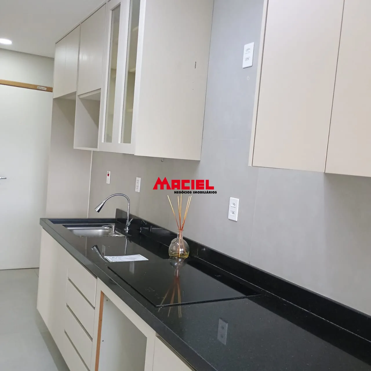 Alugar Apartamento / Padr&atilde;o em S&atilde;o Jos&eacute; dos Campos R$ 2.800,00 - Foto 7