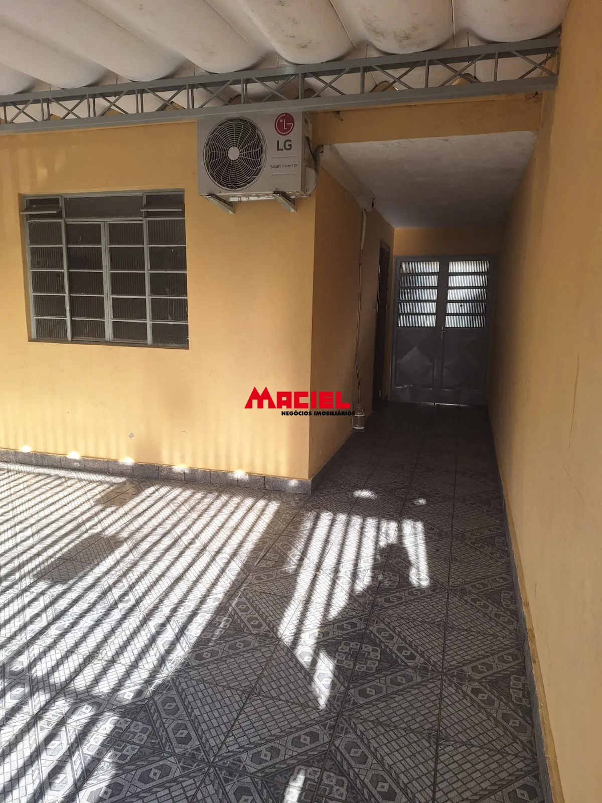 Alugar Casa / Padr&atilde;o em S&atilde;o Jos&eacute; dos Campos R$ 2.350,00 - Foto 1