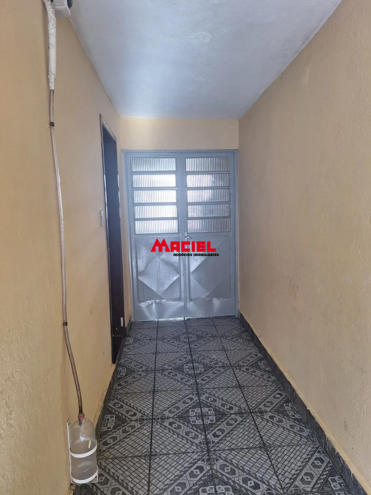 Alugar Casa / Padr&atilde;o em S&atilde;o Jos&eacute; dos Campos R$ 2.350,00 - Foto 3