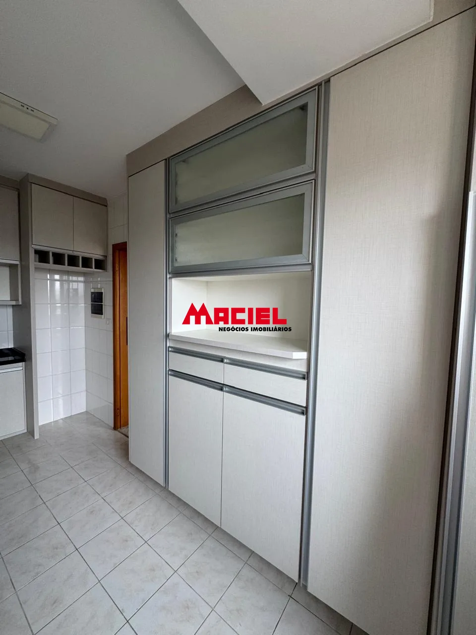 Alugar Apartamento / Padr&atilde;o em S&atilde;o Jos&eacute; dos Campos R$ 3.000,00 - Foto 10