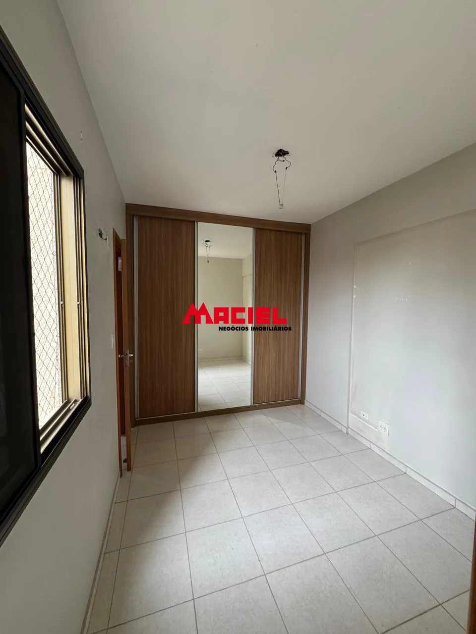 Alugar Apartamento / Padr&atilde;o em S&atilde;o Jos&eacute; dos Campos R$ 3.000,00 - Foto 13