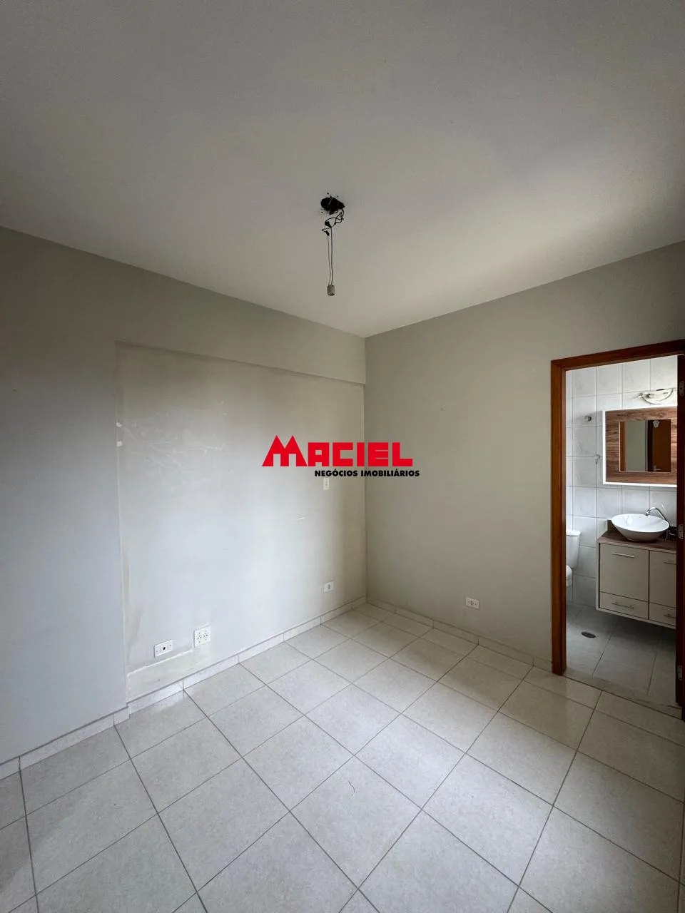 Alugar Apartamento / Padr&atilde;o em S&atilde;o Jos&eacute; dos Campos R$ 3.000,00 - Foto 14