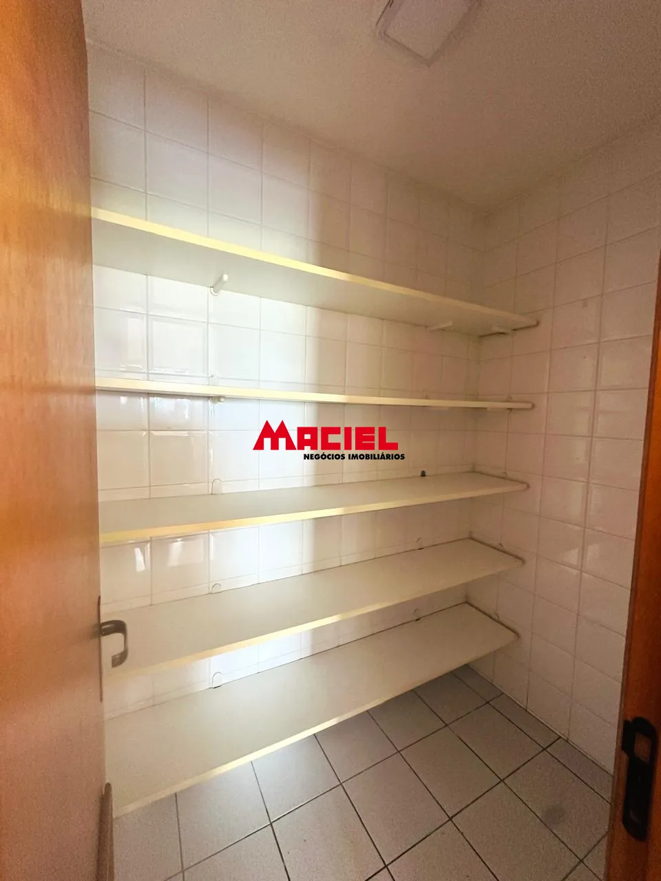 Alugar Apartamento / Padr&atilde;o em S&atilde;o Jos&eacute; dos Campos R$ 4.300,00 - Foto 7