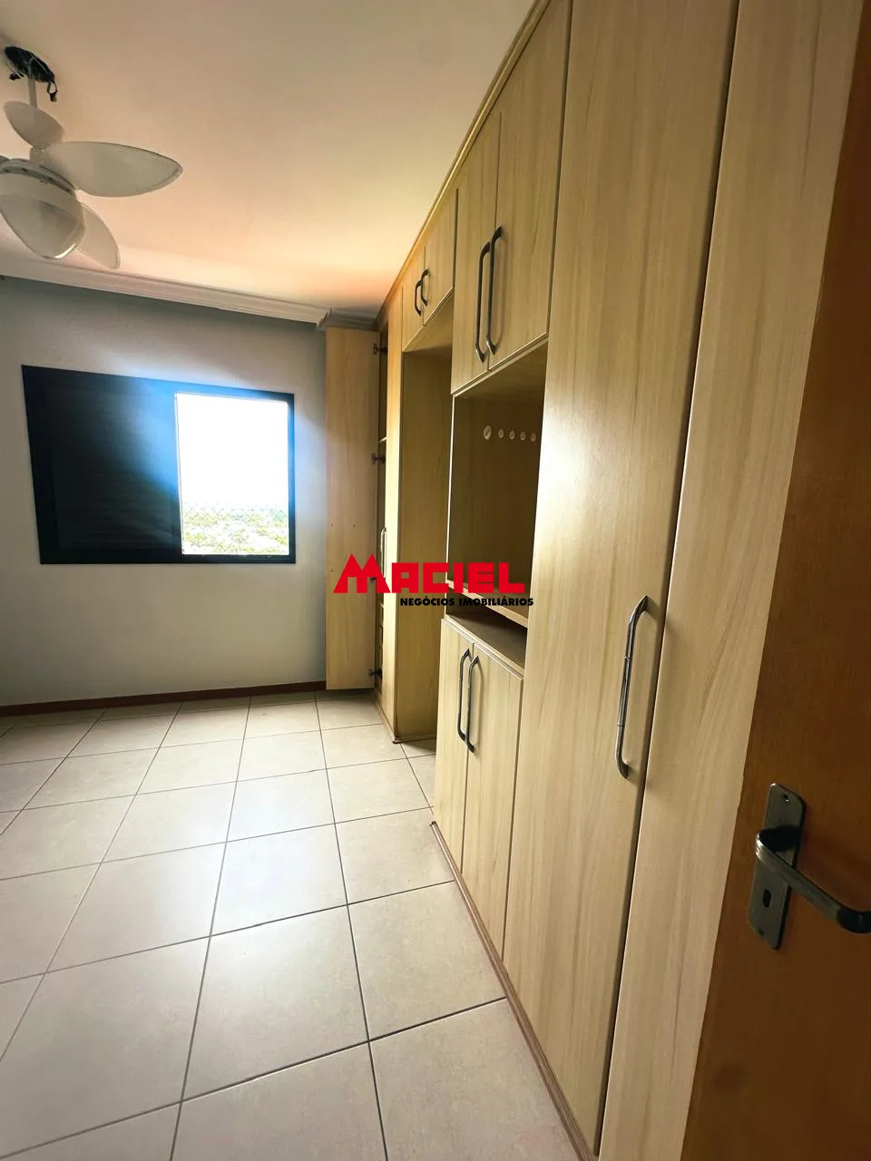 Alugar Apartamento / Padr&atilde;o em S&atilde;o Jos&eacute; dos Campos R$ 4.300,00 - Foto 5