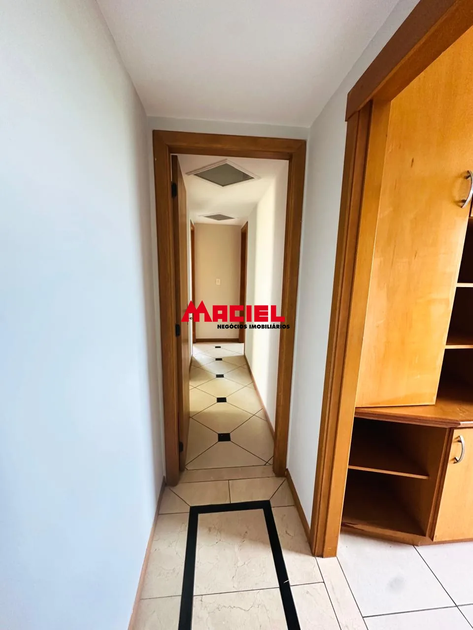 Alugar Apartamento / Padr&atilde;o em S&atilde;o Jos&eacute; dos Campos R$ 4.300,00 - Foto 6