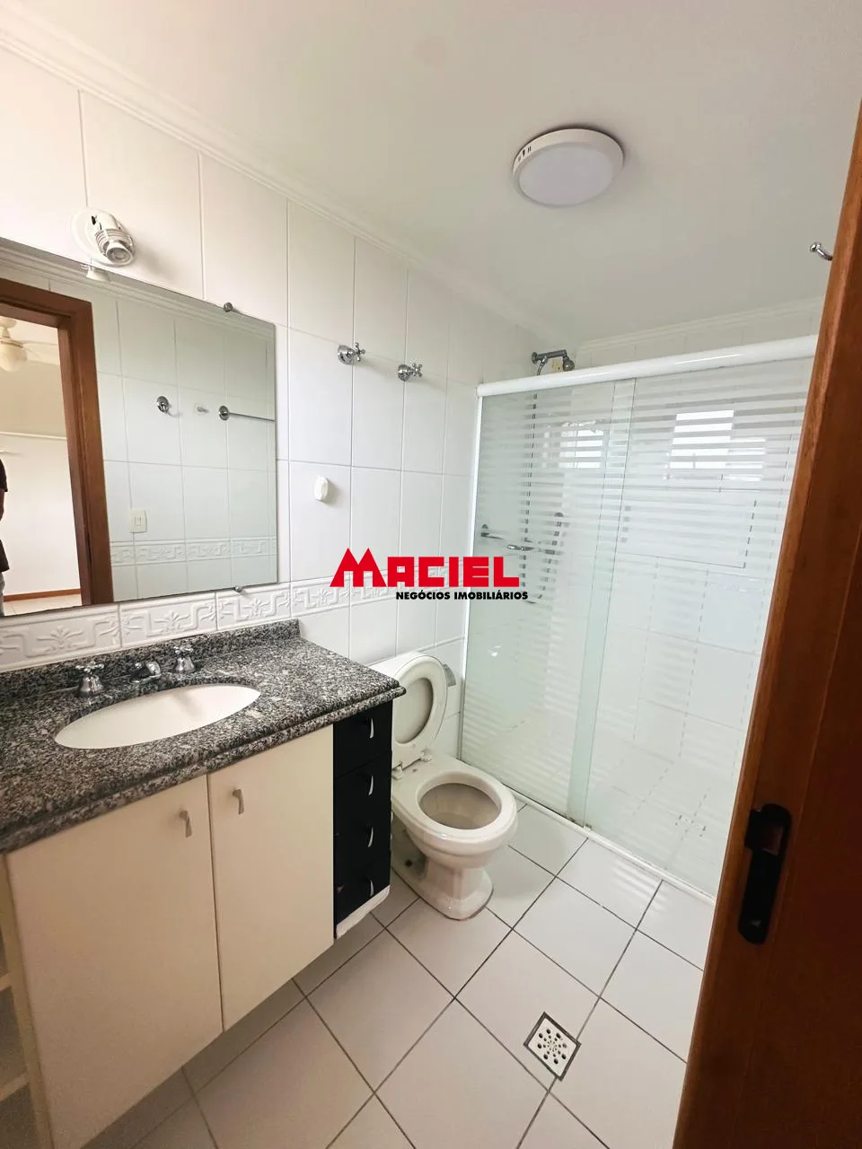 Alugar Apartamento / Padr&atilde;o em S&atilde;o Jos&eacute; dos Campos R$ 4.300,00 - Foto 9