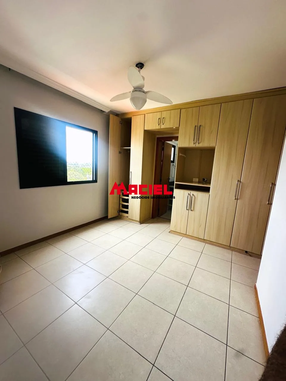Alugar Apartamento / Padr&atilde;o em S&atilde;o Jos&eacute; dos Campos R$ 4.300,00 - Foto 10